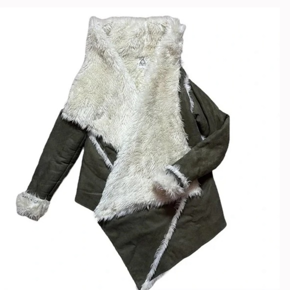 UNIF Army Green Chelsea Shearling Coat Asymmetric Faux Fur Lined Jacket - Picture 6 of 6